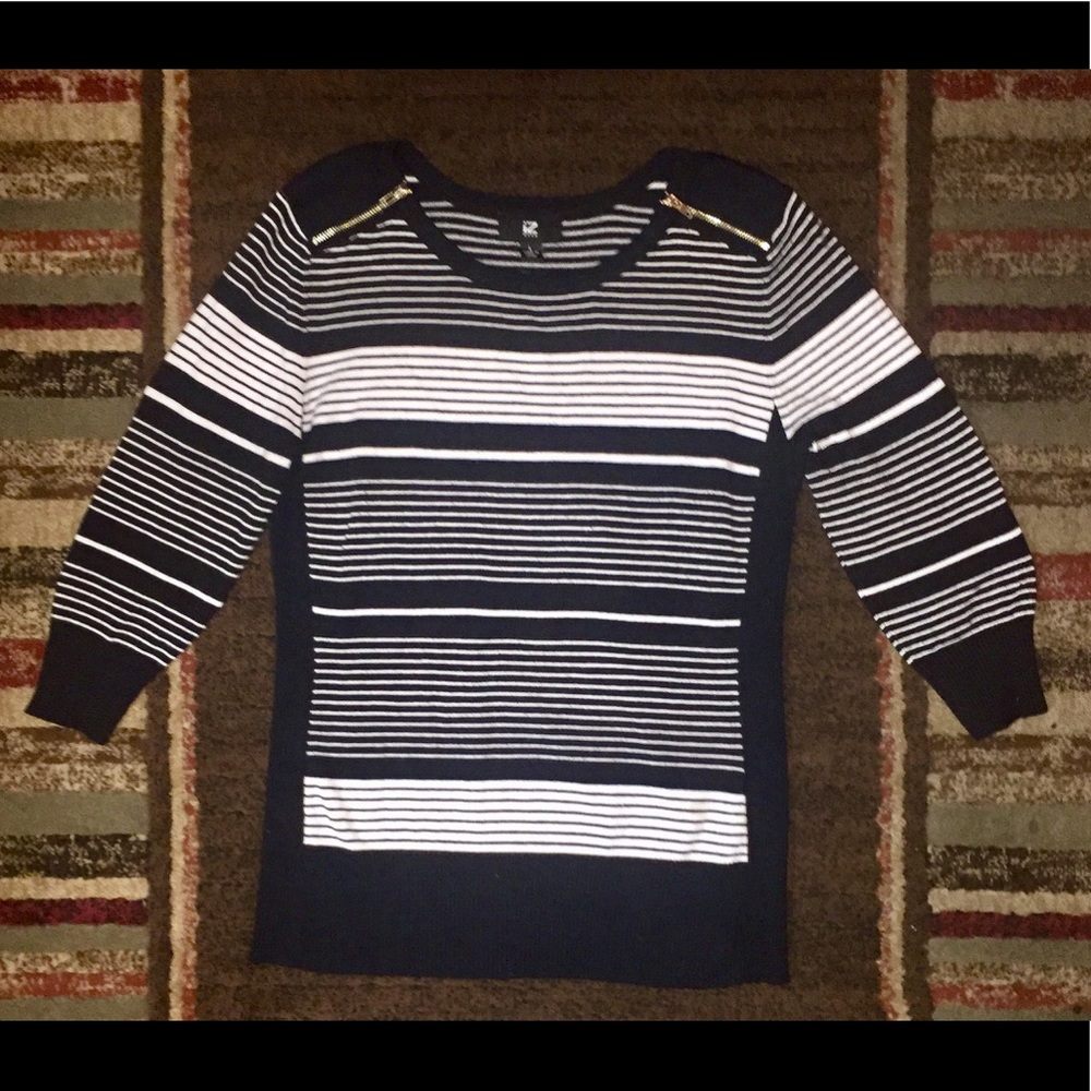 Woman’s Sweater Top